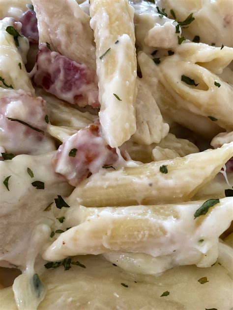 Chicken Bacon Alfredo Pasta Bake Is Easy To Make And Delicious