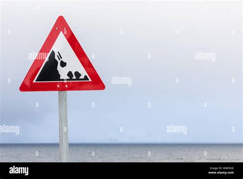 Landslide Warning Sign High Resolution Stock Photography And Images Alamy