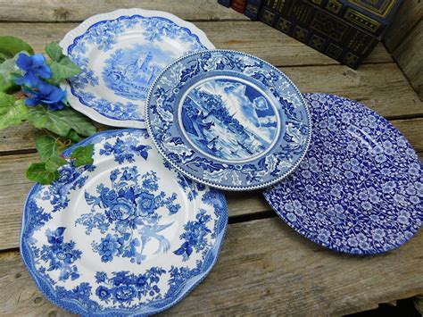Set Of 4 Vintage Blue And White Dinner Plates Queens Etsy White