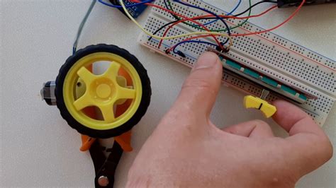 Arduino Control DC Motor Speed And Direction Using A Potentiometer
