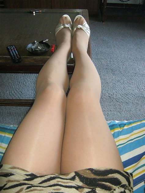 My Legs In Pantyhose Miniskirt And Heels 17 Pics Xhamster