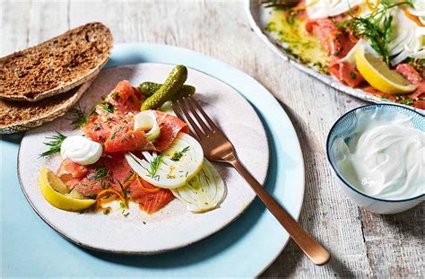At the same time, if you're serving salmon for a dinner party, there's some room for making a showy side. Smoked Salmon Recipes | Christmas Food | Tesco Real Food