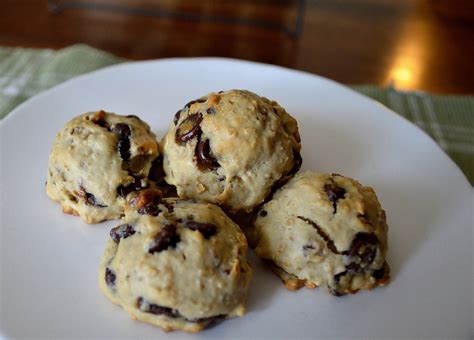 Beat margarine at medium speed with an electric mixer until light and fluffy; A Sunflower Life: Diabetes-Friendly Chocolate Chip Cookies