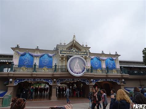 Entrance Disneyland Paris Parkz Theme Parks
