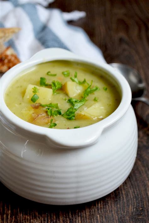 How To Make Creamy Vegan Potato Leek Soup