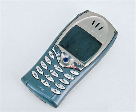 Retromobe Retro Mobile Phones And Other Gadgets Ericsson T68 2001