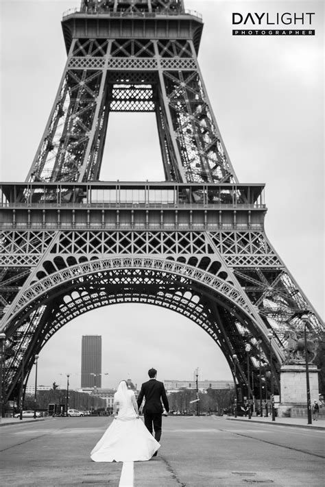 Wedding Pictures At The Eiffel Tower