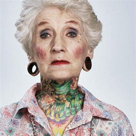 30 Wunderbare Alte Menschen Mit Tattoos Keine Reue Alte Tattoos Ältester Mensch Tattoos