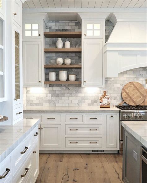 We are completely inspired by the stunning kitchen makeover completed by donnalyn ginther using gf's gray gel stain! Gel Stain Oak Cabinets Before And After Grey | www.resnooze.com