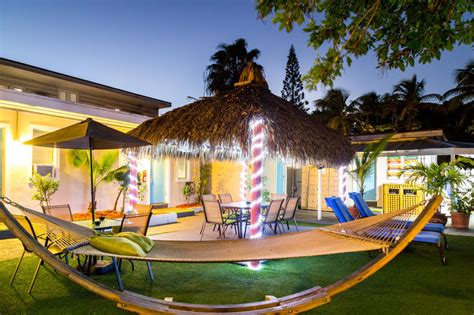 Подписчиков, 737 подписок, 924 публикаций — посмотрите в instagram фото и видео key west (@visitkeywest). Key West Youth Hostel at the Sea Shell Motel - Florida ...