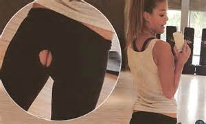 Nina Agdal Exposes Her Derriere In Ripped Leggings During Fitness