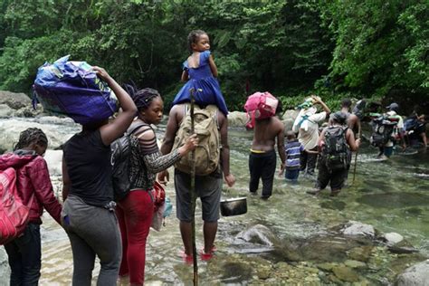 Más de 102 000 personas el 67 venezolanas han cruzado el Darién
