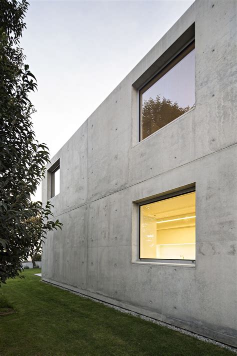 João Vieira De Campos Completes Minimal Concrete House In Porto Free