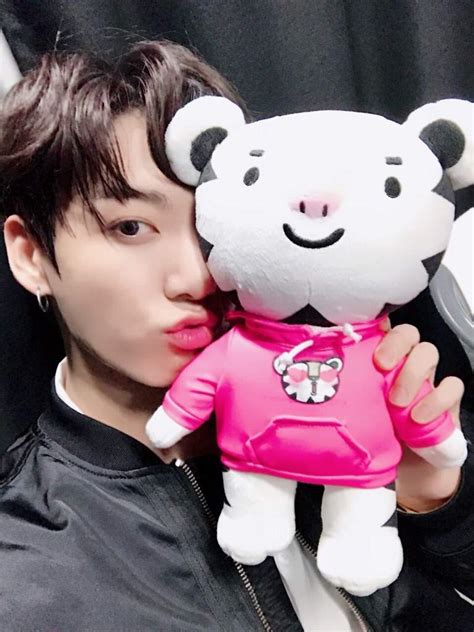 Some of it stemming from western audiences unable to understand how music in another language could capture the hearts. ARMYs Are Going Crazy For BTS Jungkook's Adorable Selfie ...