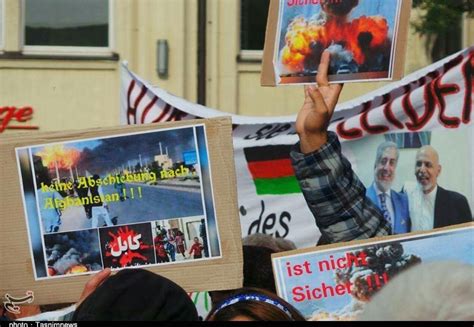 تظاهرات پناهجویان افغان در آلمان در اعتراض به سیاست‌های برلین کابل