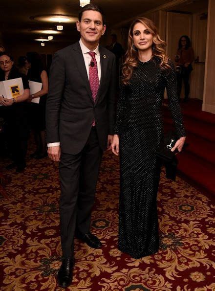 Queen Rania Attends The Irc Annual Rescue Dinner In Ny Queen Rania Royal Fashion Women Lawyer