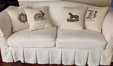 This easy and cheap couch slipcover doesn't require any sewing. Pin on Slipcovers