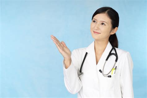 尿路結石の症状を解説！結石が体内にできる原因やできやすい人の特徴は？尿路結石の治療法や予防法もご紹介【イシャチョク】