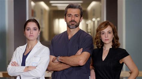 Nell'episodio dal titolo 'l'errore', giulia riporta andrea in reparto per una paziente che chiede di essere visitata esclusivamente da lui e che non sa delle sue attuali condizioni. Ci sarà la seconda stagione di Doc nelle tue mani? Data di ...