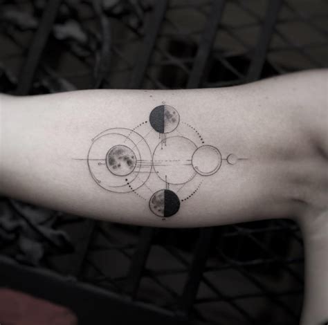 48 Magnificent Moon Tattoo Designs And Ideas Tattooblend Tatuagem