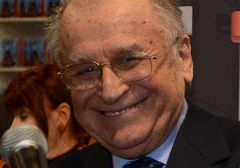 Ion iliescu ( pronuncia rumena: Preşedinţii României - de la Ceauşescu la Iohannis ...