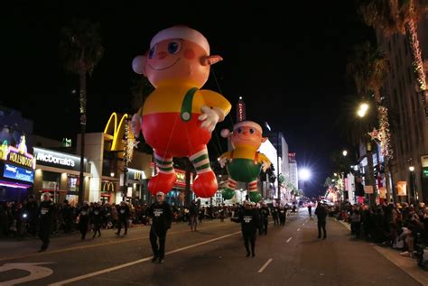 Photos Hollywood Christmas Parade Returns To Tinseltown San Gabriel