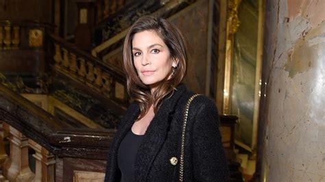 Cindy Crawford Says She Regrets Nude Photos She Was Talked Into Glamour