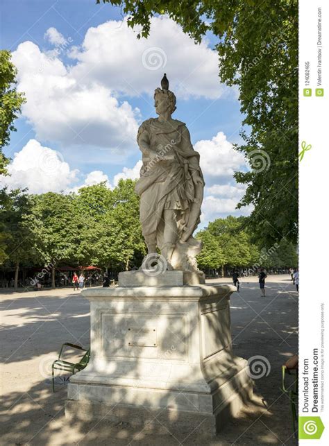 Sculpture By Julius Caesar At The Tuileries Garden Editorial Image
