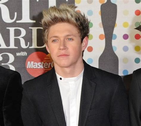 Niall At The Brit Awards Red Carpet Today Niall Horan 2013 Zayn Irish