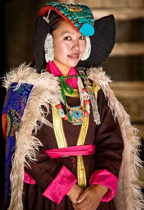 Women In Ladakh Ladakhi Dress Indian Tribes World Cultures Tribal Women