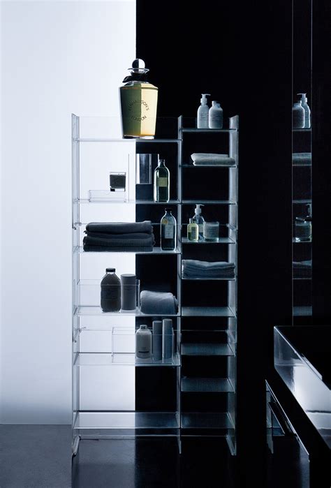 Spécialisée dans les meubles de luxe en plastique et les objets décoratifs, la marque de design la section habitat de kartell est lancée en 1963. Meuble de rangement Sound-Rack Kartell - Bleu | Made In Design