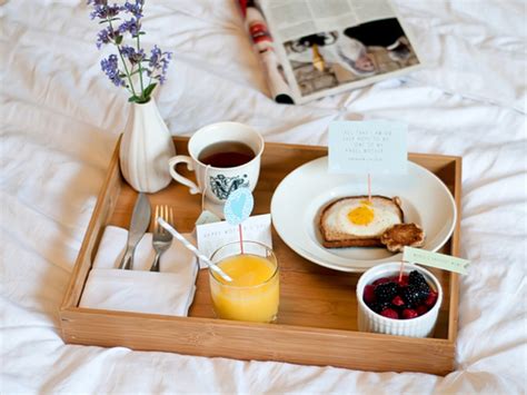 How To Make The Perfect Breakfast In Bed For Mothers Day Stylecaster