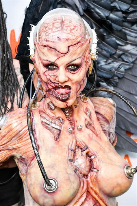 This year, klum gave fans a peak at her halloween transformation, camping out at the 34th street. Heidi Klum - Heidi Klum's 20th Annual Halloween Party in ...