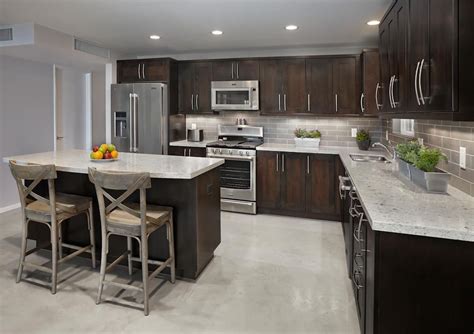 Discover how seven general stain tones will work with your kitchen's interior design. Transitional - Edge of Urban, Shaker style cabinets in ...
