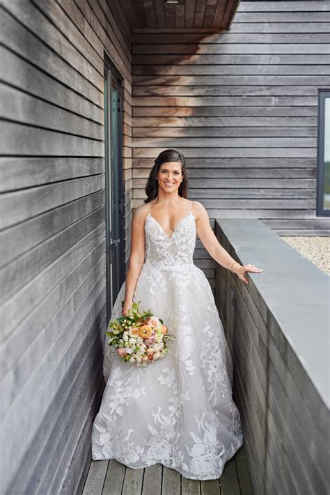 Monique Lhuillier Maeve Wedding Dress Save 38 Stillwhite