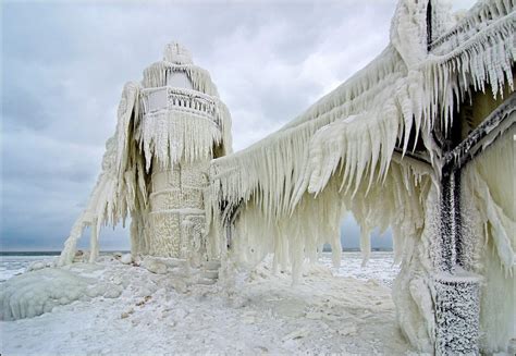 Frozen Lighthouses Of Lake Michigan Amusing Planet