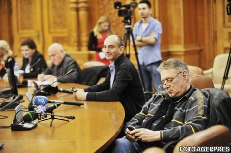 Voicu is a member of the social democratic party (psd) and has been a parliamentarian in the chamber of deputies since 1996. Mădălin Voicu, DIVORȚ. Are o nouă iubită | DCNews