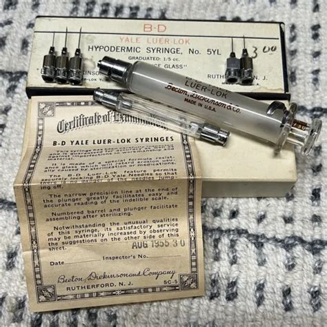 Vintage B D Yale Luer Lok 5cc Hypodermic Glass Syringe W 7 Needles