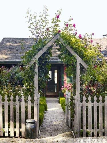 An Eclectic Beach Cottage Cottage Garden Garden Entrance Front Yard