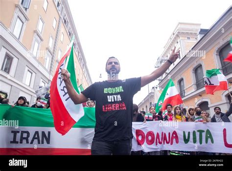 rom italien 19 november 2022 demonstration in rom durch in italien lebende iranische