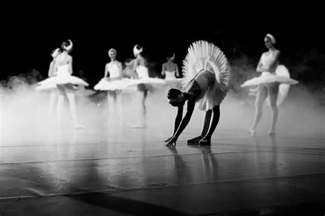Russian Ballet Photographer Darian Volkova Shows Behind The Stage Life Of Dancers 22 880