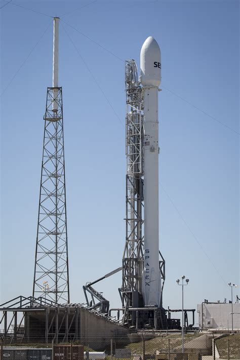 Spacex falcon 9 v1.2 updated march 14, 2021. SpaceX Falcon 9 aims for post-sunset Launch on Sunday ...