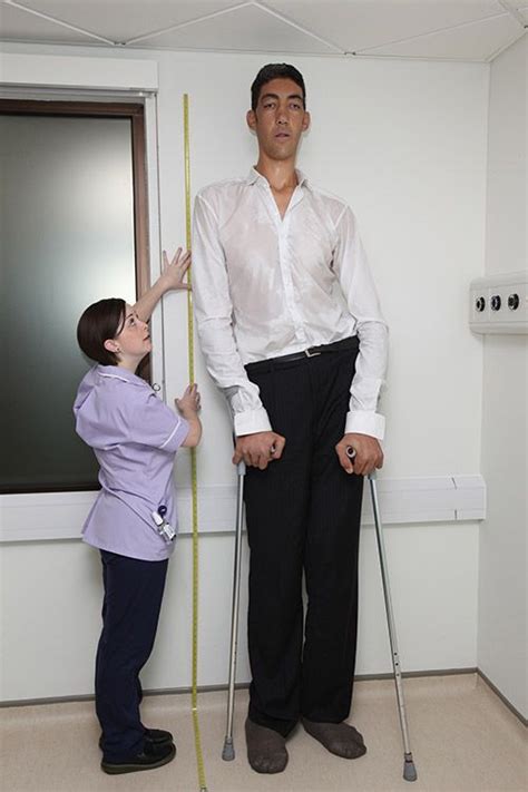 Tallest Man Living Tall Guys Tall People Giant People