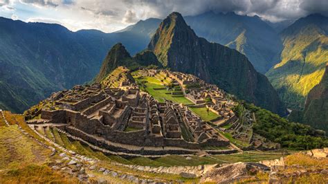 Naked Machu Picchu Tourists Urged To Stop Streaking