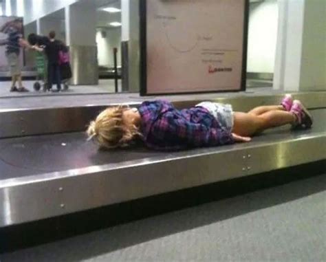 Weird And Hilarious Photos Taken At The Airport Will Have You In