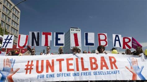 ألمانيا مظاهرة ضد اليمين المتطرف و العنصرية و معاداة السامية