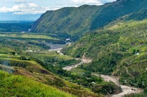 Papua new guinea is geographically positioned both in the southern and eastern hemispheres of the earth. Baliem Valley | West Papua Indonesia | Roamindonesia.com