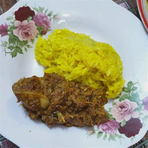 Bahan beras pulut ayam minyak masak bahan perap ayam sos maggie sos kacang soya sos tiram garam serbuk kuyit lada. Cara Mudah & Cepat Masak Pulut Kuning Tanpa Perlu Rendam ...