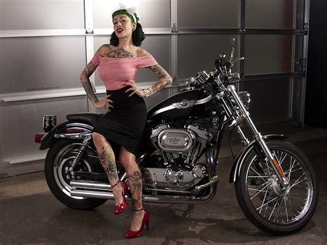 Hd Wallpaper Motorcycles Girls And Motorcycles Harley Davidson Pin Up