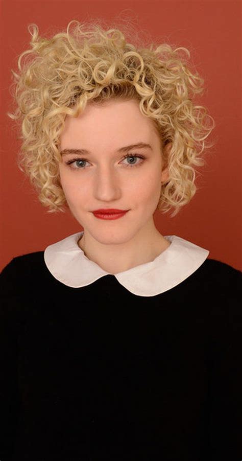 Pictures And Photos Of Julia Garner Pale Skin Hair Color Curly Hair